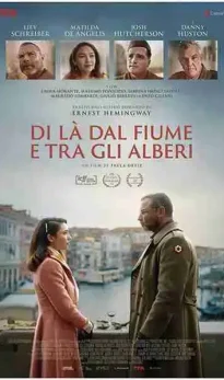Di là dal fiume tra gli alberi